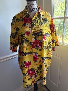 Casual Yellow Hawaiian Floral Button-Down Shirt